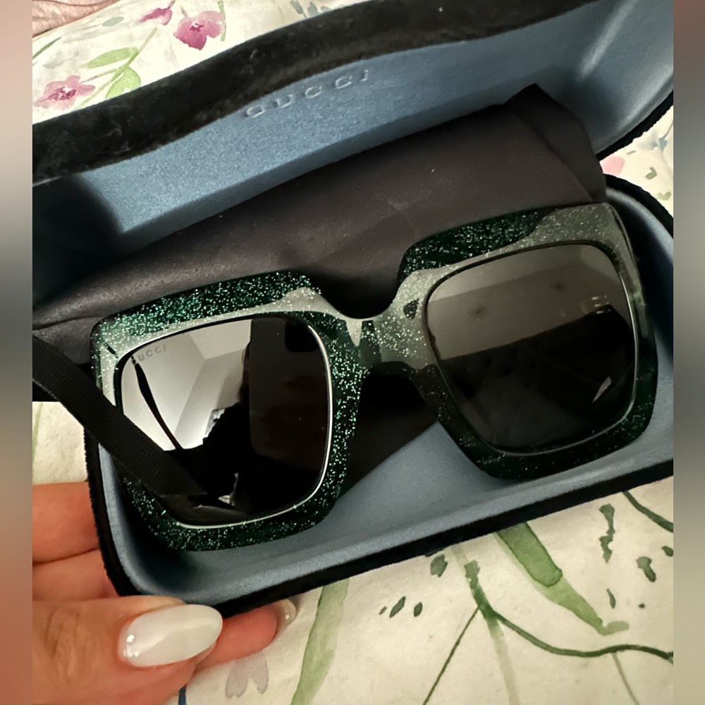 GUCCI GREEN OVERSIZED SUNGLASSES